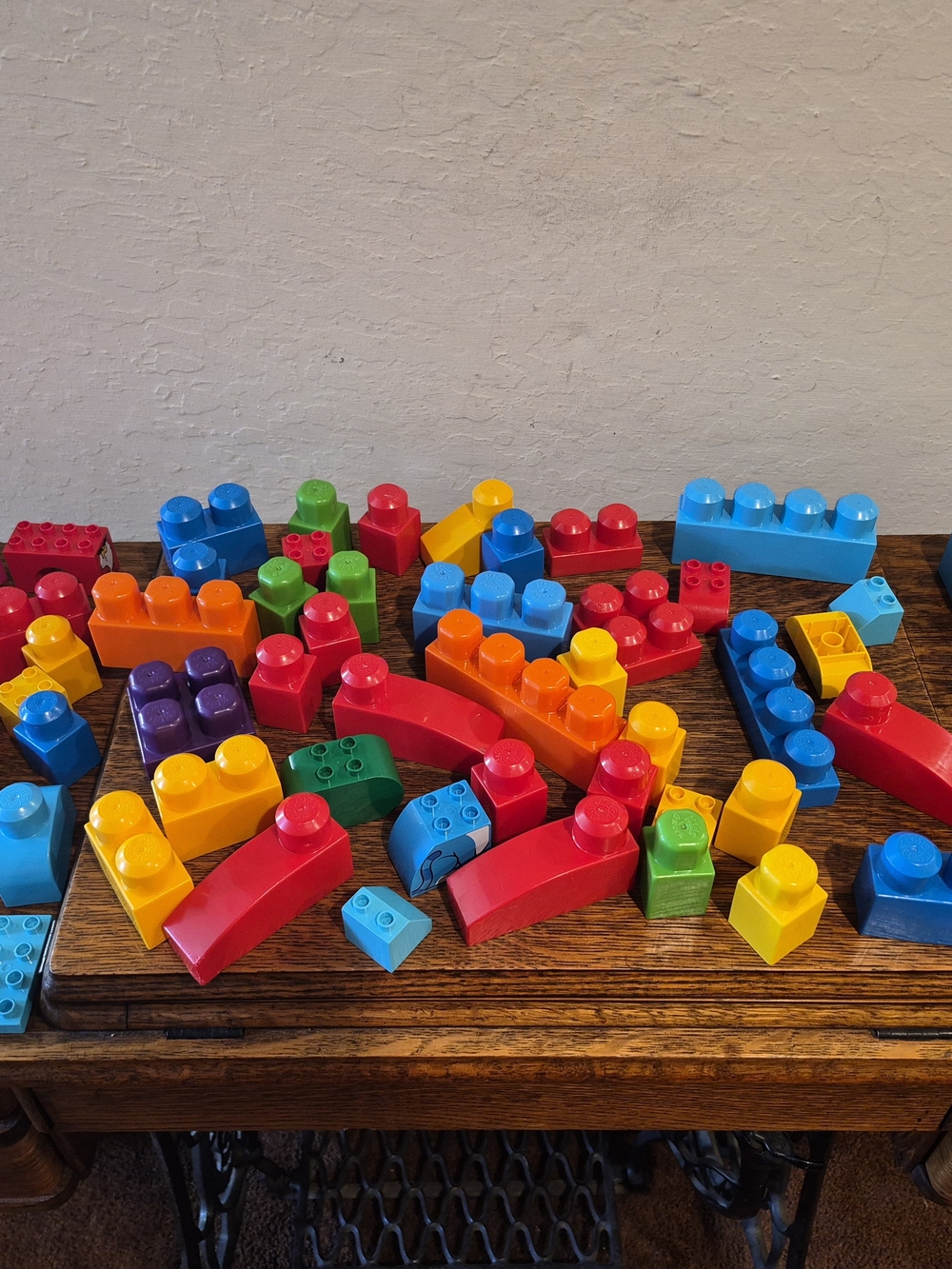 Mega Bloks First Builders Big Building Bag, a toddler-friendly toy 63 pieces